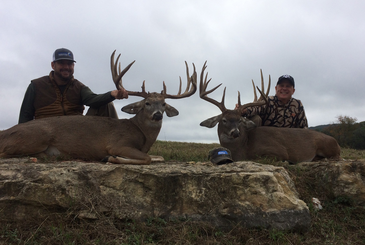 VenadoSpringsBigGameHuntingHarvestPhotosTexas208 Venado Springs